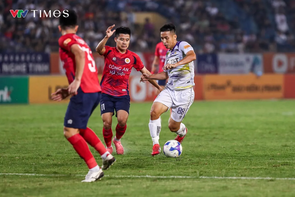 Thắng CAHN, Hà Nội FC nuôi hy vọng mong manh tại V.League 2024/25 - Ảnh 5. Thắng CAHN, Hà Nội FC nuôi hy vọng mong manh tại V.League 2024/25 - Ảnh 5.