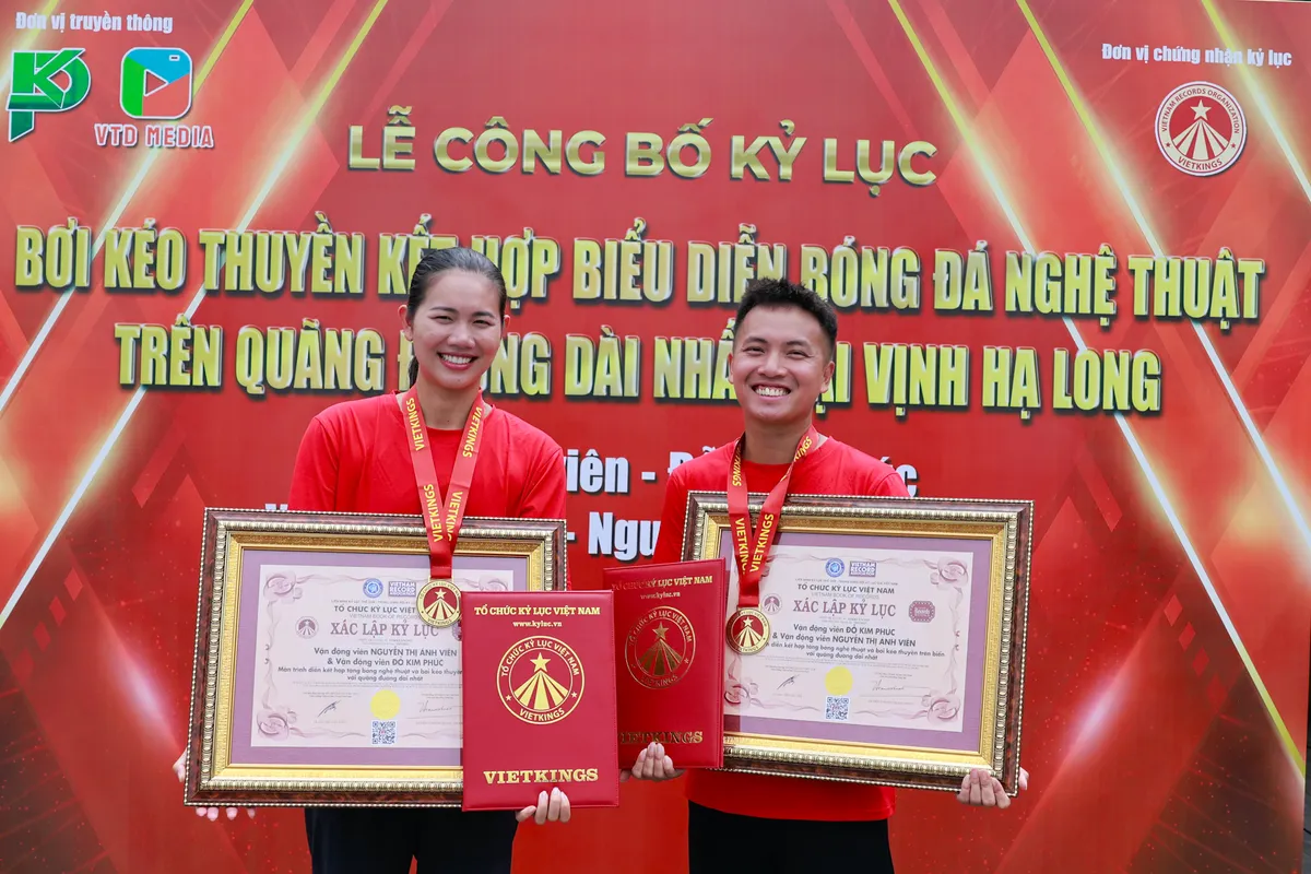 Tiểu tiên cá Ánh Viên cùng Đỗ Kim Phúc thiết lập kỷ lục Việt Nam   - Ảnh 2.