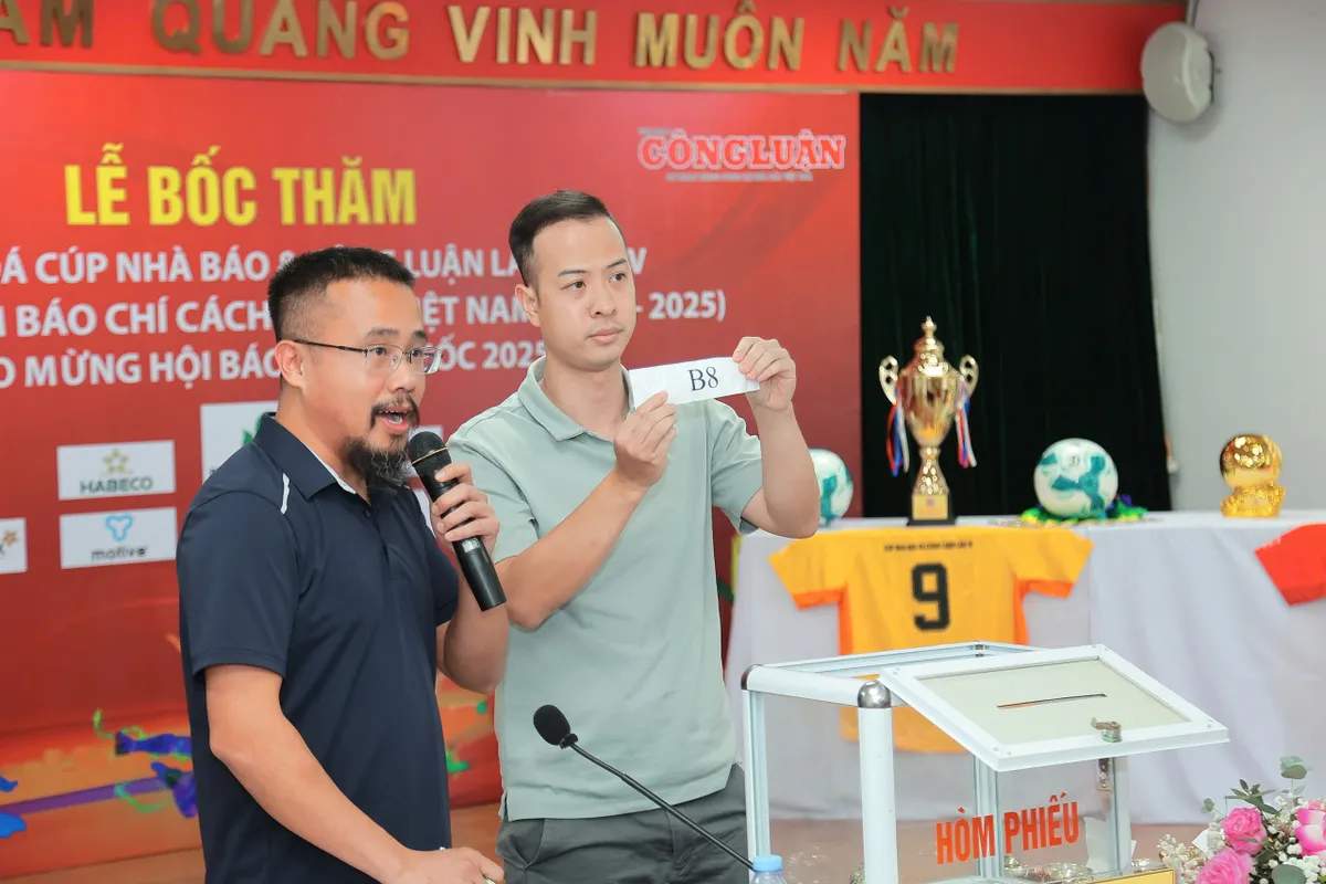 16 đội tham gia tranh tài tại Giải bóng đá Cúp Nhà báo & Công luận 2025 - Ảnh 2.