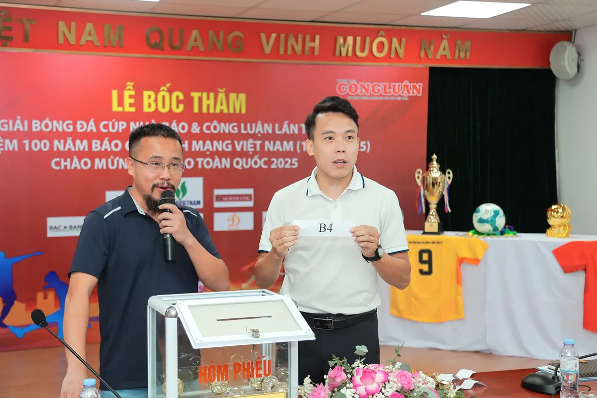 16 đội tham gia tranh tài tại Giải bóng đá Cúp Nhà báo & Công luận 2025 - Ảnh 11.