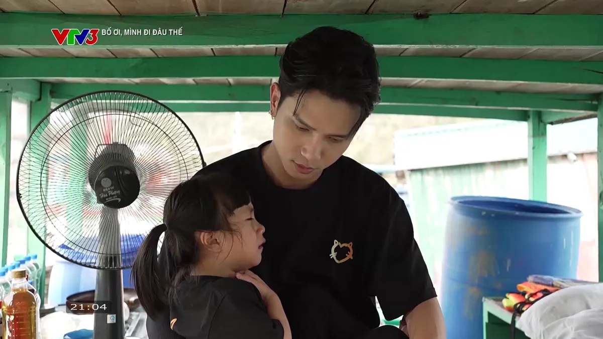 Bố ơi mình đi đâu thế: Neko Lê - ông bố nguyên tắc nhưng đầy thấu cảm - Ảnh 2.
