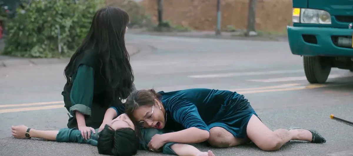 Cha tôi, người ở lại - Tập 44: Nguyên hôn mê sâu, An vừa khóc vừa hát bên giường bệnh - Ảnh 3.
