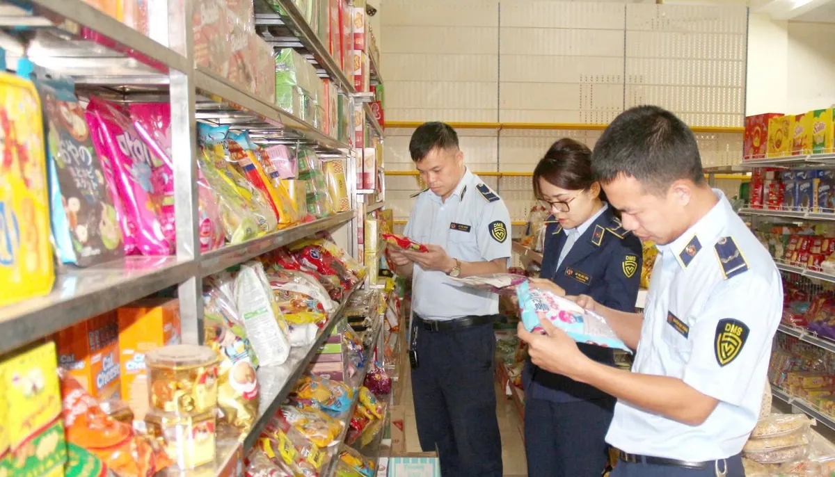 Sơn La: Tăng cường kiểm soát an toàn thực phẩm vì sức khỏe cộng đồng - Ảnh 2.