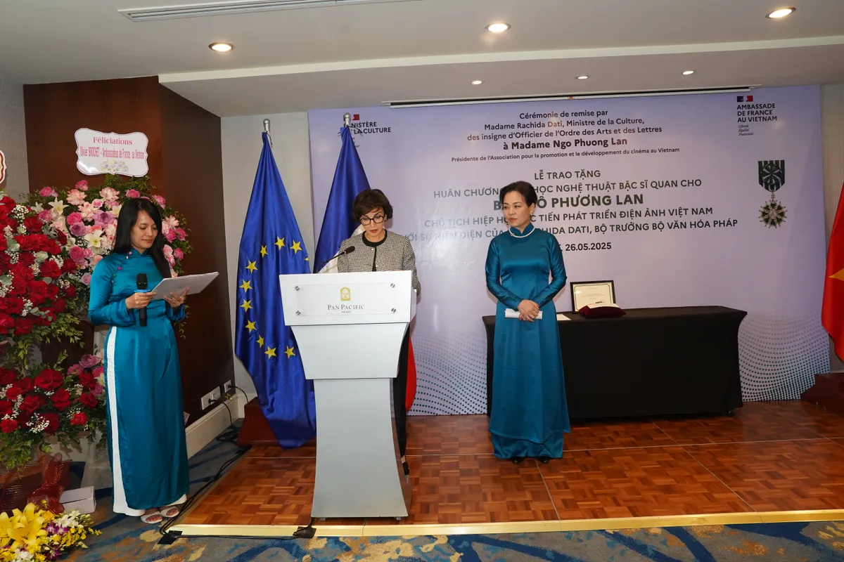 Tiến sĩ Ngô Phương Lan vinh dự nhận Huân chương Văn học Nghệ thuật của Pháp - Ảnh 1.