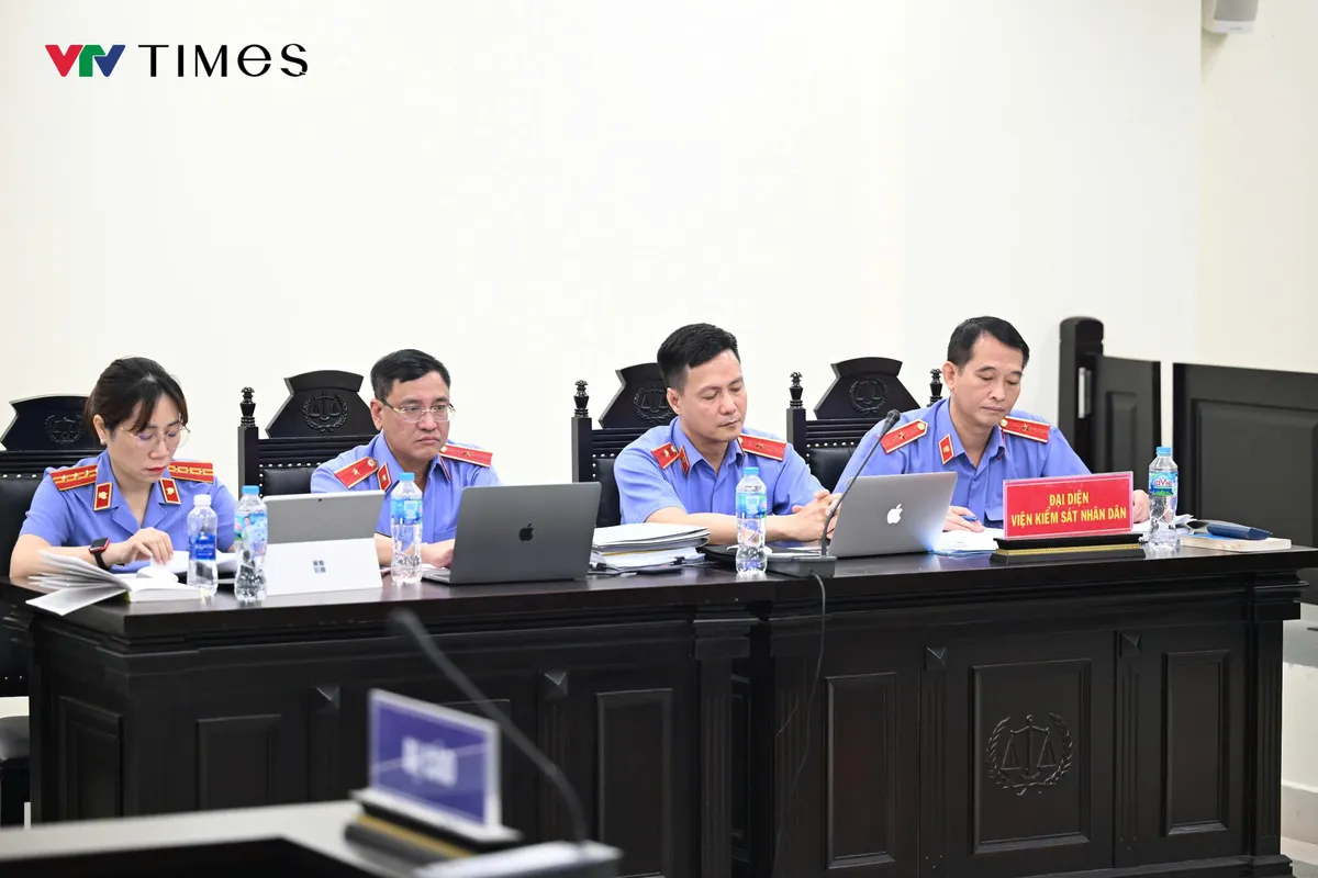 Cựu Vụ phó Vụ Thị trường trong nước Nguyễn Lộc An hầu toà về tội nhận hối lộ hơn 14 tỷ đồng - Ảnh 3.