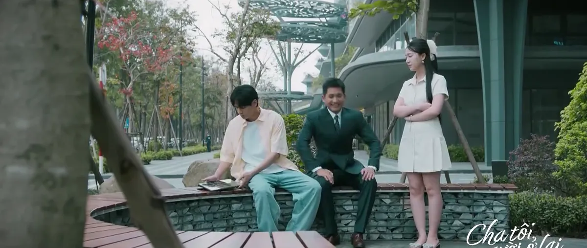 Cha tôi, người ở lại - Tập 45: Đại trêu chọc khiến Việt, Chi ngượng chín mặt - Ảnh 3. Cha tôi, người ở lại - Tập 45: Đại trêu chọc khiến Việt, Chi ngượng chín mặt - Ảnh 3.