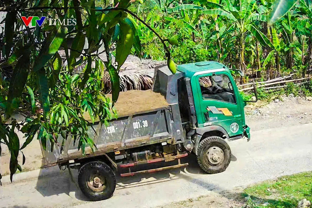 Hòa Bình: Ngày đêm khai thác cát trái phép ở lòng suối Nhạp - Ảnh 3.