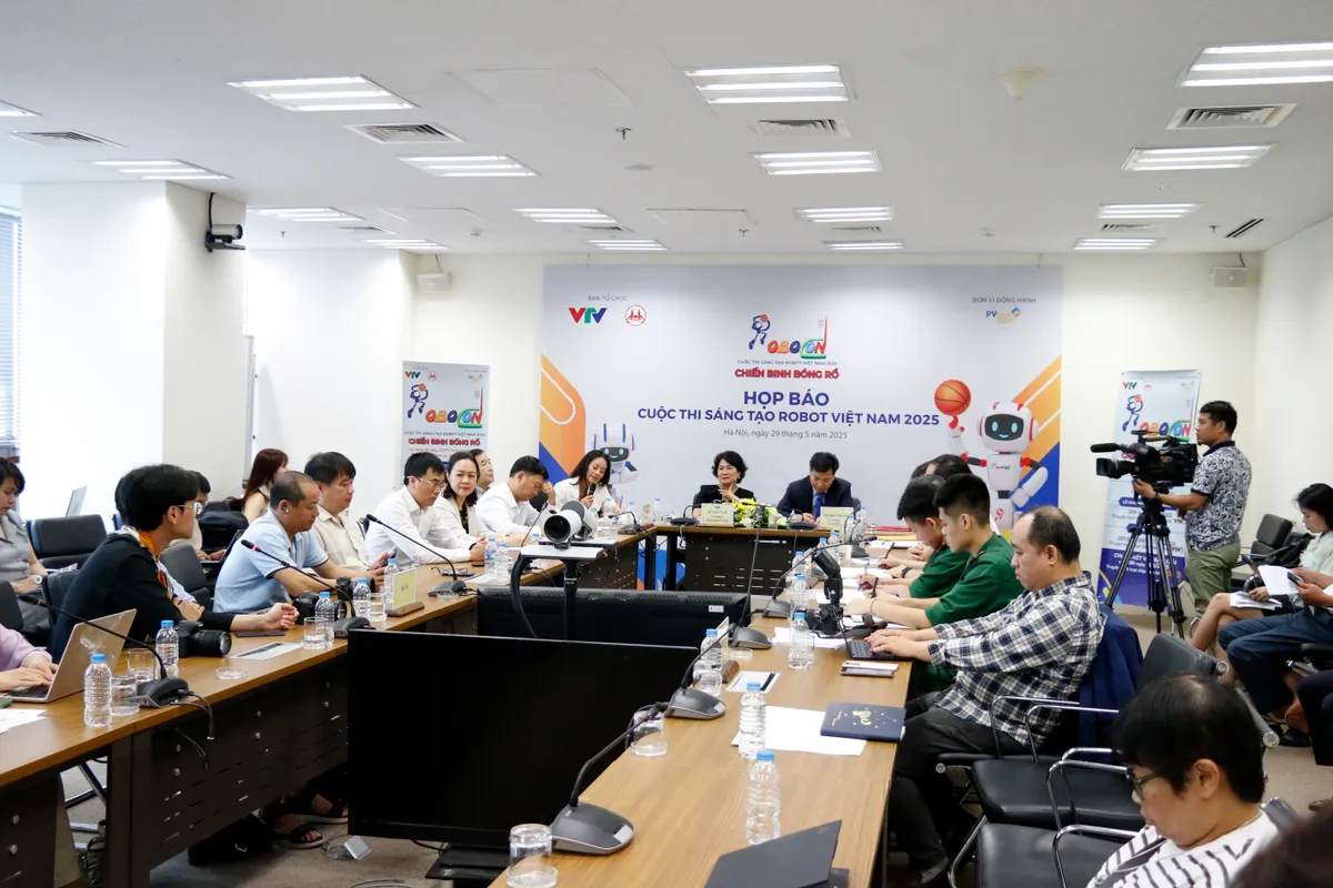Robocon Việt Nam 2025: Cuộc so tài giữa những cầu thủ robot trên sân bóng rổ công nghệ - Ảnh 7.