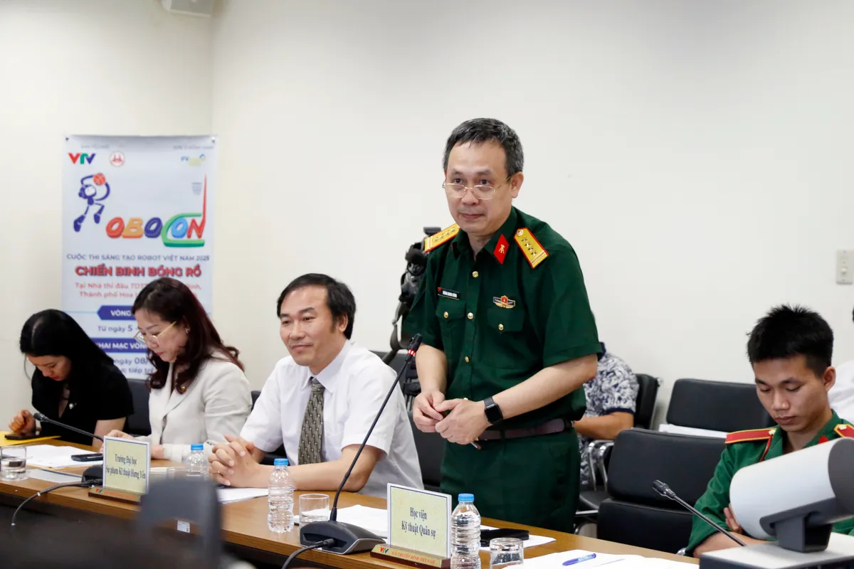 Robocon Việt Nam 2025: Cuộc so tài giữa những cầu thủ robot trên sân bóng rổ công nghệ - Ảnh 9.