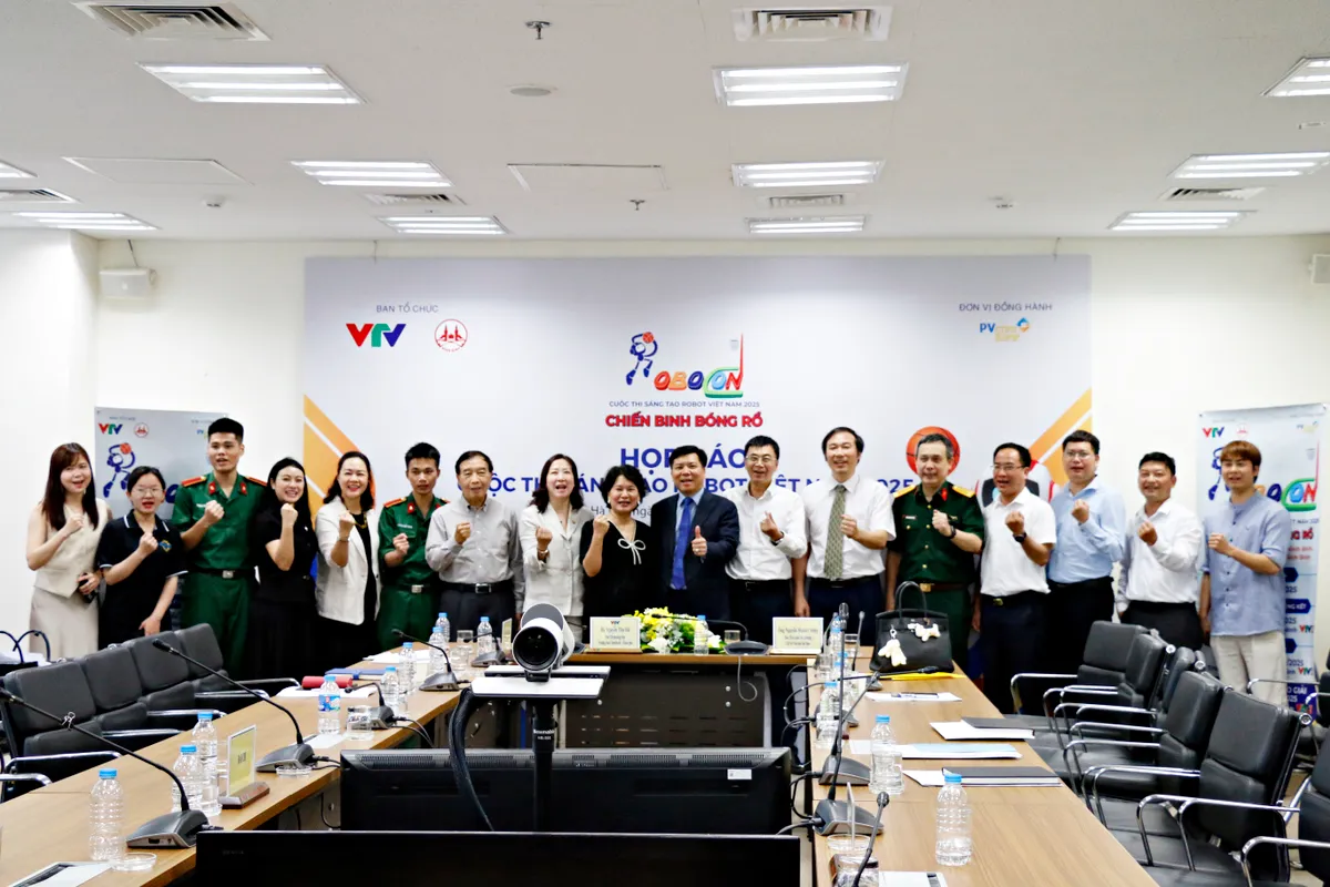Robocon Việt Nam 2025: Cuộc so tài giữa những cầu thủ robot trên sân bóng rổ công nghệ - Ảnh 13.