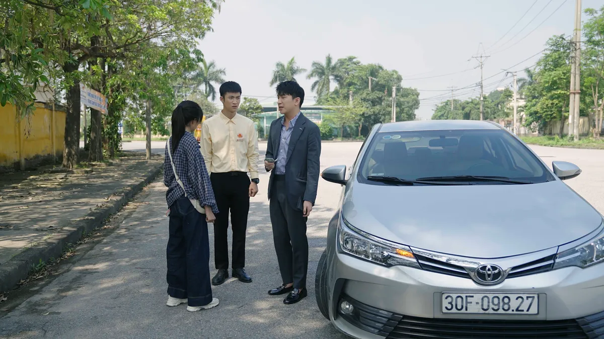 Duy Khánh xả vai bộ đội vào vai anh chàng lái xe vui tính trong Dịu dàng màu nắng - Ảnh 1.