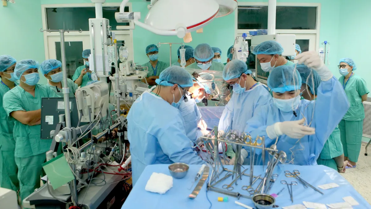 Nữ bệnh nhân hồi sinh kỳ diệu sau 4 lần lỡ hẹn ghép tim - Ảnh 2.