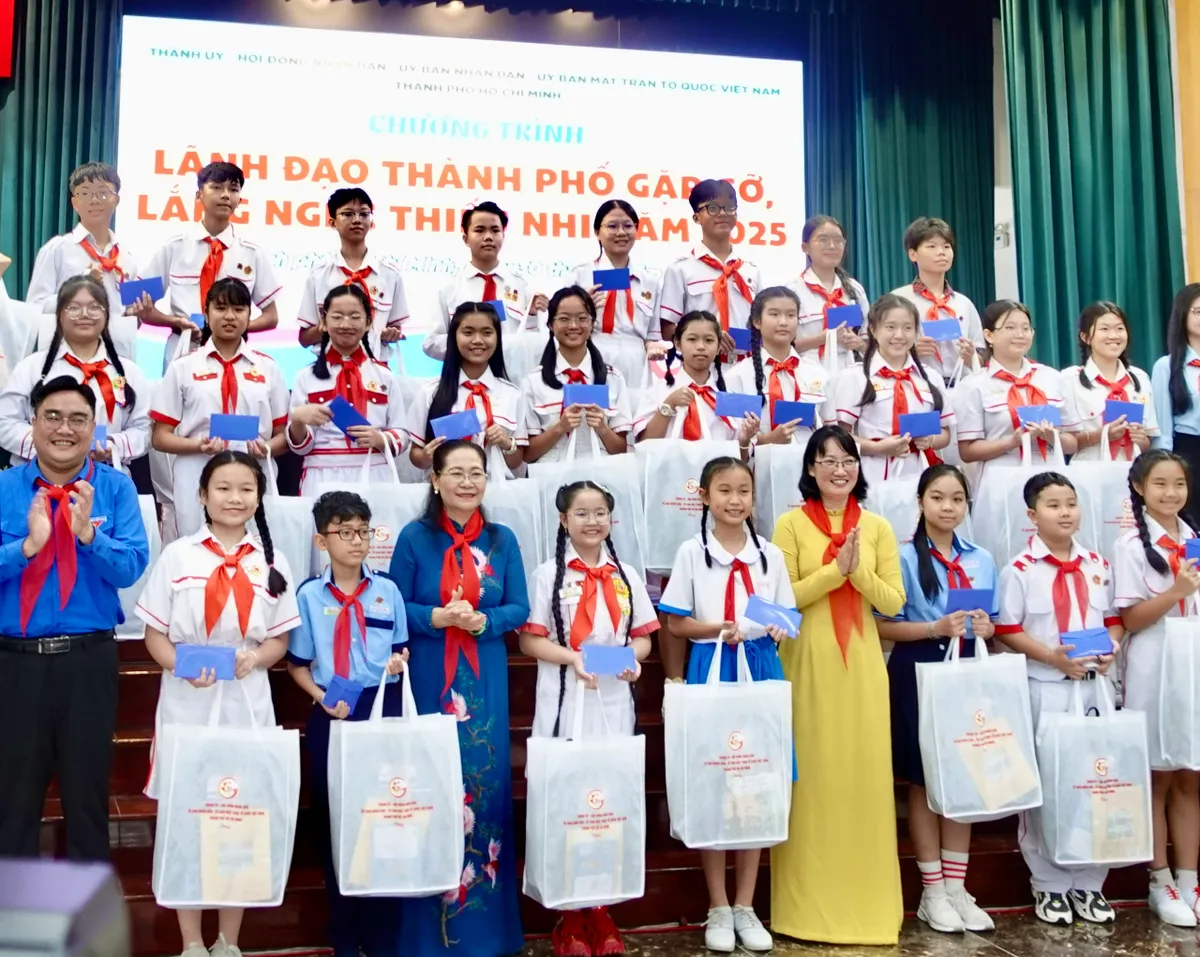 Thiếu nhi gửi gắm ước mơ đến lãnh đạo TP Hồ Chí Minh - Ảnh 9.