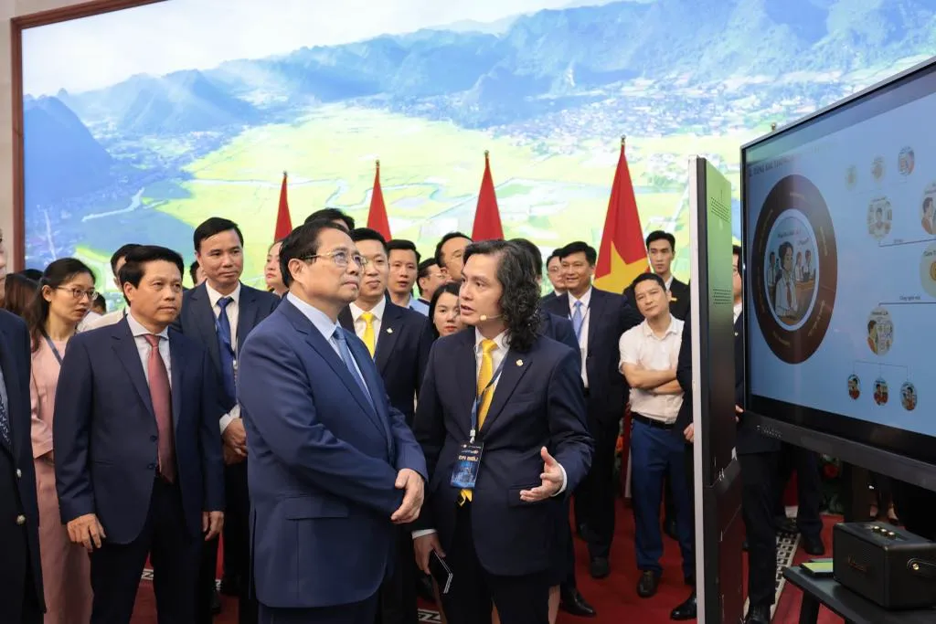 Tổng đ&agrave;i đa k&ecirc;nh th&ocirc;ng minh của LPBank tạo dấu ấn nổi bật tại sự kiện Chuyển đổi số ng&agrave;nh ng&acirc;n h&agrave;ng 2025 - Ảnh 1.