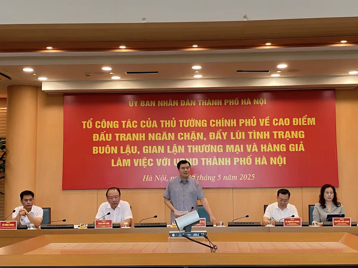 Thứ trưởng C&ocirc;ng thương Nguyễn Sinh Nhật T&acirc;n ph&aacute;t biểu tại buổi l&agrave;m việc. (Ảnh: NGUY&Ecirc;N TRANG)