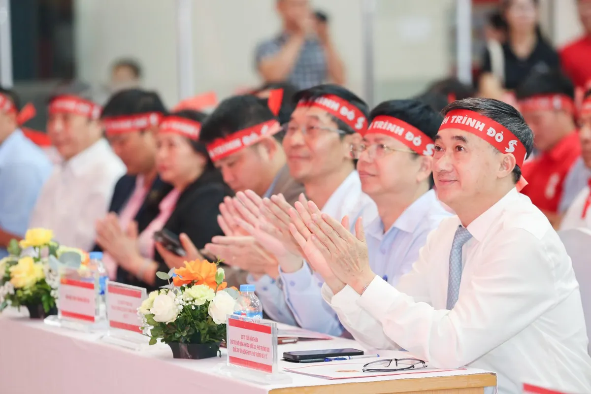 Hành trình Đỏ 2025 chính thức khởi động - Ảnh 1.