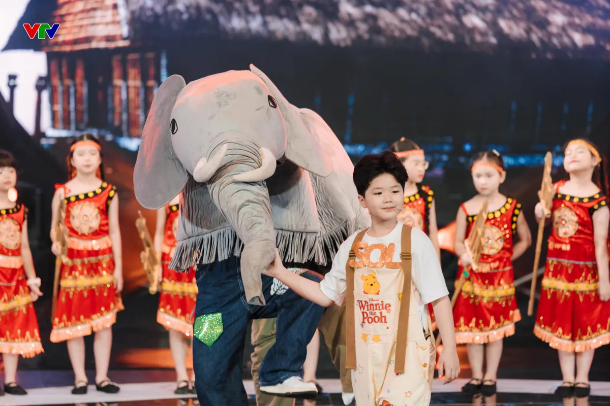 Tưng bừng và đầy sắc màu trong đại tiệc cho khán giả nhí Mùa hè lấp lánh - Ảnh 16. Tưng bừng và đầy sắc màu trong đại tiệc cho khán giả nhí Mùa hè lấp lánh - Ảnh 16.