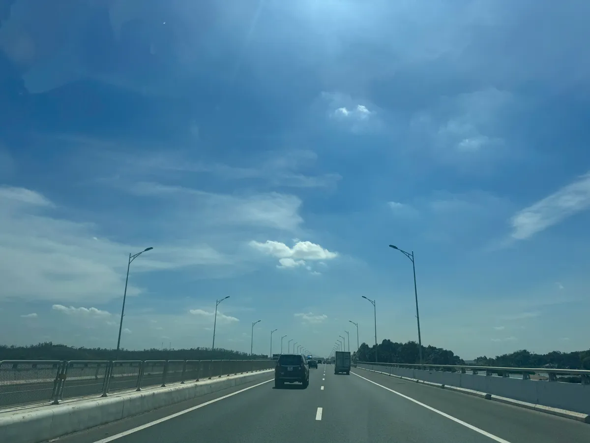 Ngày quốc tế thiếu nhi, Hà Nội xuất hiện nhiệt độ cao nhất từ đầu mùa, 39 độ C - Ảnh 2.