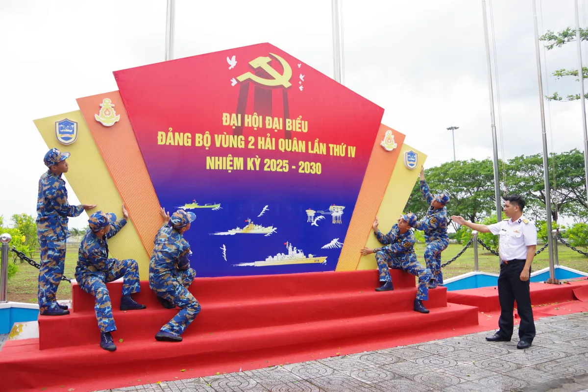 Thi đua chào mừng Đại hội Đảng bộ Vùng 2 Hải quân lần thứ IV - Ảnh 3.