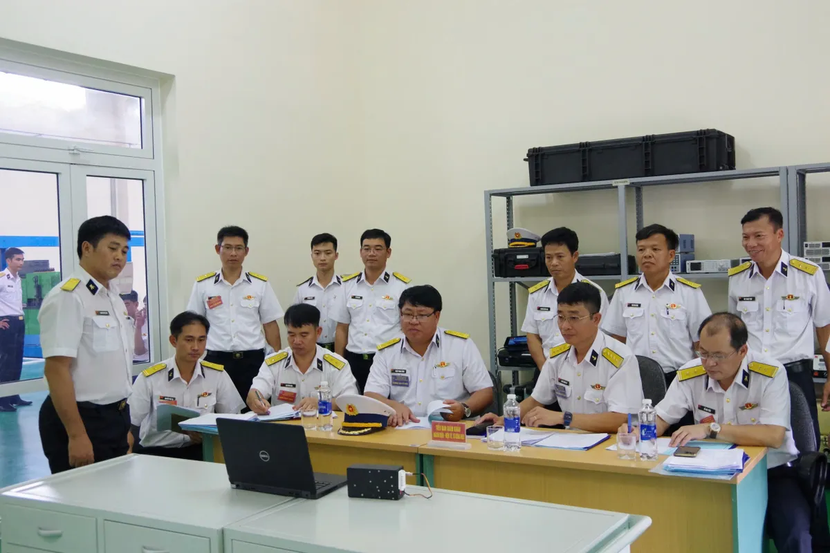 Thi đua chào mừng Đại hội Đảng bộ Vùng 2 Hải quân lần thứ IV - Ảnh 1.