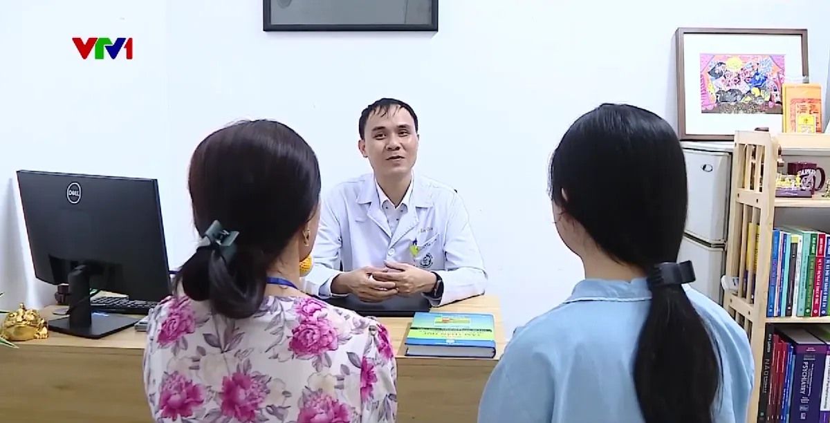 Trẻ em sử dụng điện thoại quá mức dẫn đến cô đơn, trầm cảm - Ảnh 2.