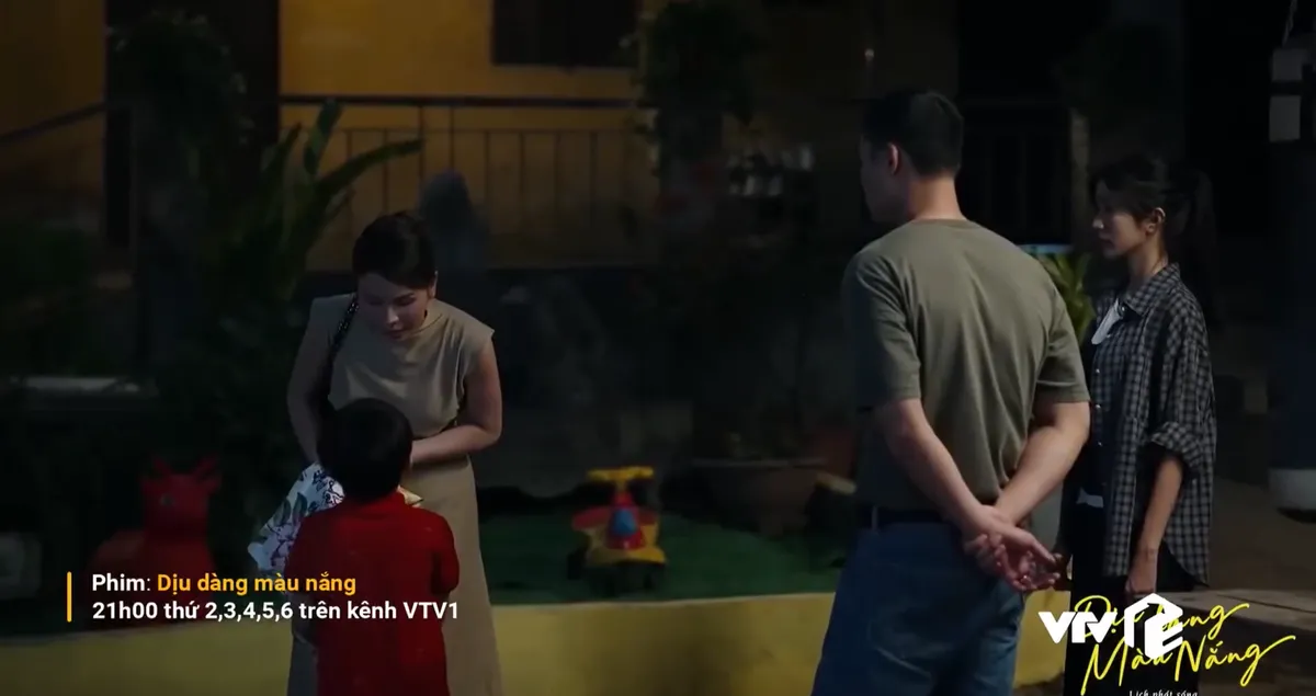 Dịu dàng màu nắng - Tập 1: Xuân mất tiền, Lan Anh về muộn trong ngày sinh nhật - Ảnh 3. Dịu dàng màu nắng - Tập 1: Xuân mất tiền, Lan Anh về muộn trong ngày sinh nhật - Ảnh 3.