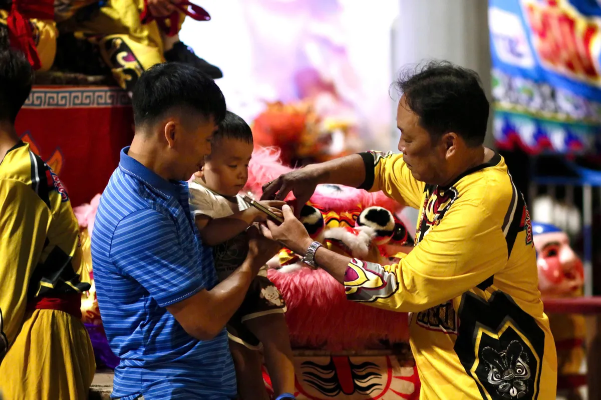 Nghệ thuật Lân Sư Rồng: Dấu ấn truyền thống hòa nhịp cùng du lịch biển - Ảnh 6.