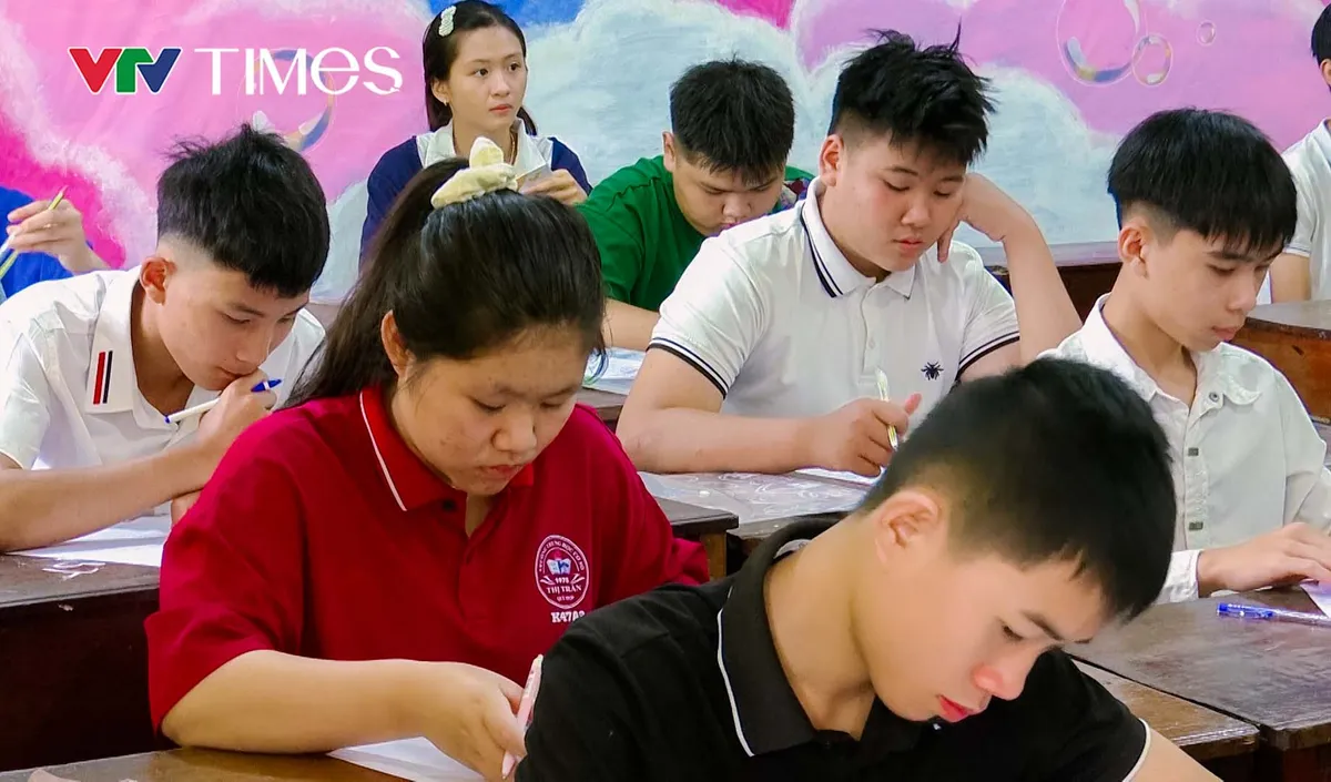 Hơn 39.000 thí sinh Nghệ An chính thức bước vào Kỳ thi tuyển sinh vào lớp 10 - Ảnh 1.