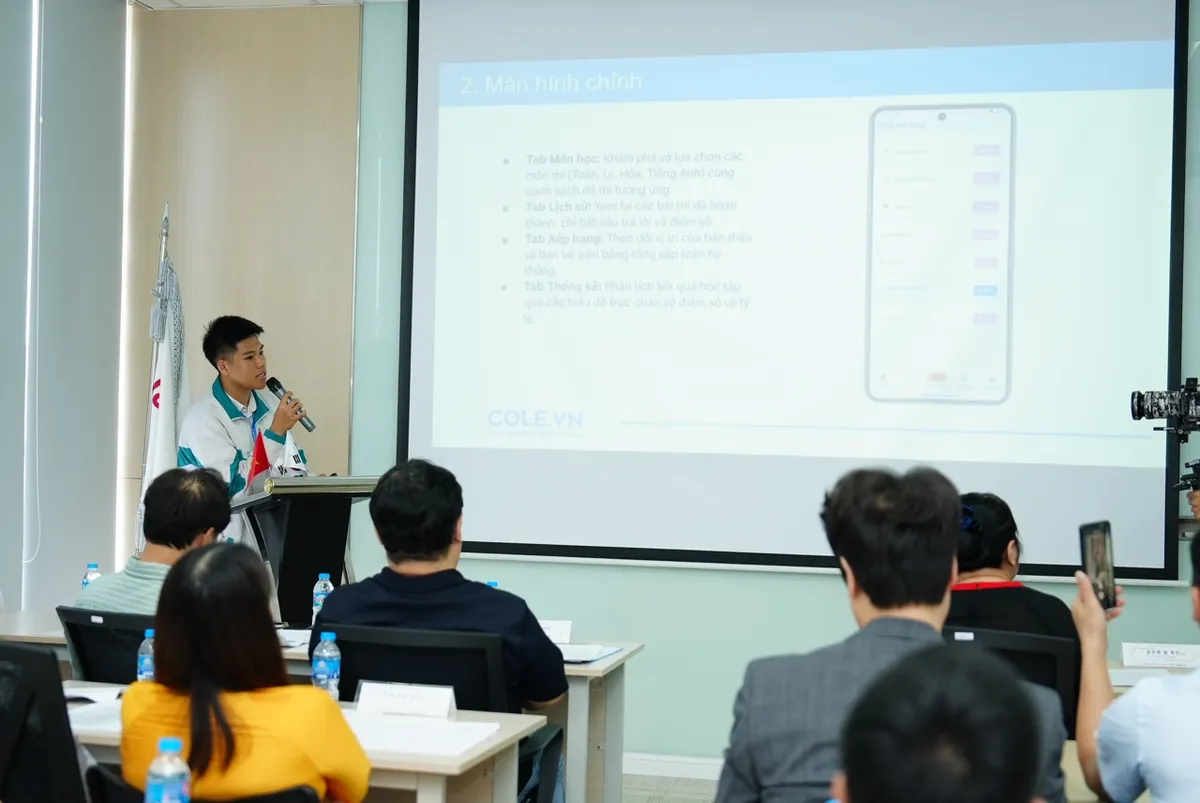 Bế giảng “Ewoosoft Dream IT School” 2025: Khởi đầu đam mê công nghệ cho giới trẻ Thái Nguyên - Ảnh 2.