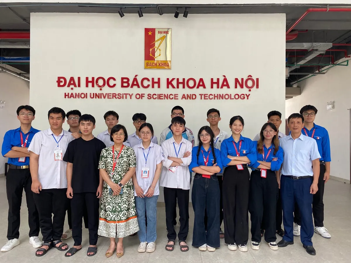 Bế giảng “Ewoosoft Dream IT School” 2025: Khởi đầu đam mê công nghệ cho giới trẻ Thái Nguyên - Ảnh 5.