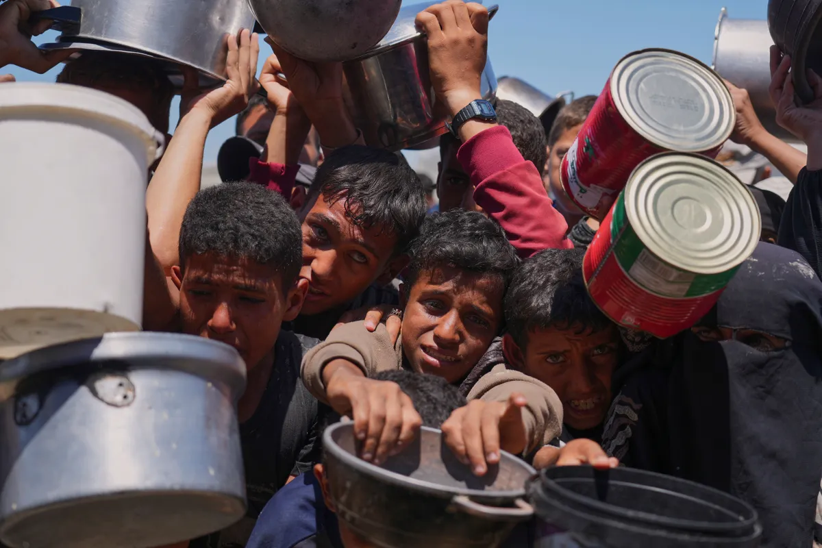 Israel phủ nhận bắn vào dân thường ở Gaza - Ảnh 2.