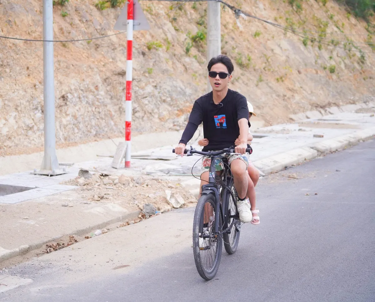 Từ Anh tài gây tranh cãi đến nhân vật phủ sóng loạt chương trình, sự kiện giải trí - Ảnh 4. Từ Anh tài gây tranh cãi đến nhân vật phủ sóng loạt chương trình, sự kiện giải trí - Ảnh 4.