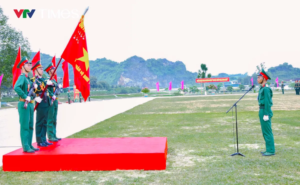 Sư đoàn 324 tổ chức lễ tuyên thệ chiến sĩ mới năm 2025 - Ảnh 2.