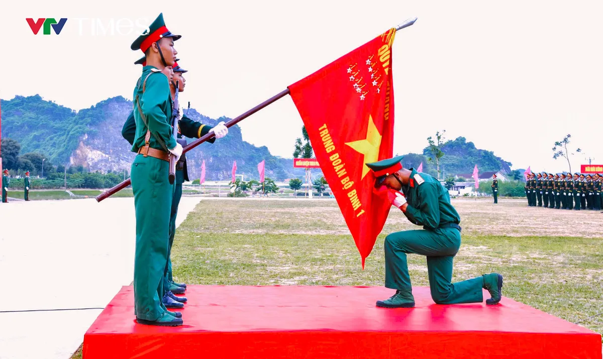 Sư đoàn 324 tổ chức lễ tuyên thệ chiến sĩ mới năm 2025 - Ảnh 3.