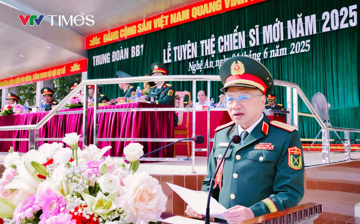 Sư đoàn 324 tổ chức lễ tuyên thệ chiến sĩ mới năm 2025 - Ảnh 4.