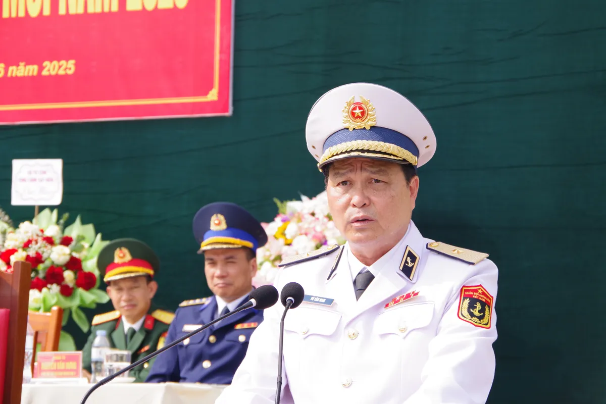 Chiến sĩ hải quân mới tuyên thệ dưới Quân kỳ Quyết thắng - Ảnh 12.