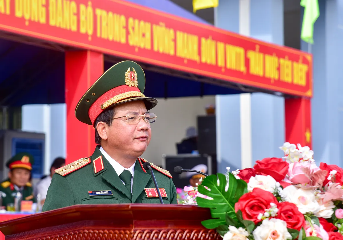 Chiến sĩ hải quân mới tuyên thệ dưới Quân kỳ Quyết thắng - Ảnh 5.
