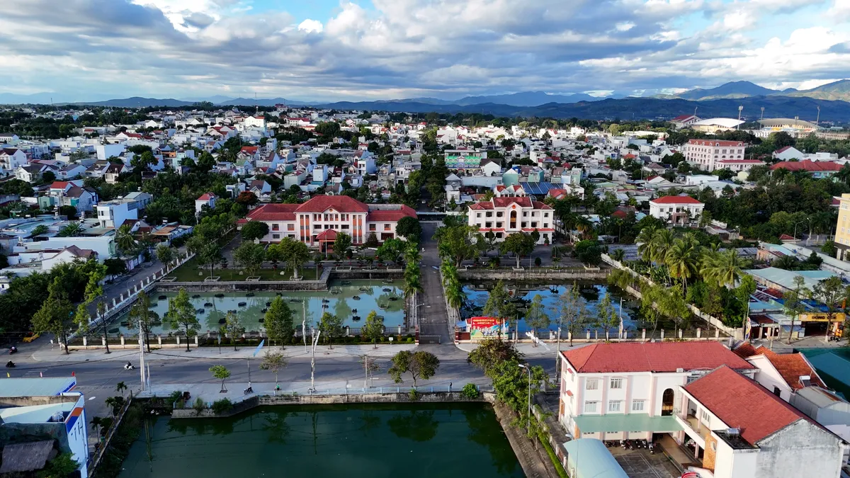 Kon Tum: Tinh gọn bộ máy nhận được sự ủng hộ cao từ cán bộ đến người dân - Ảnh 2.