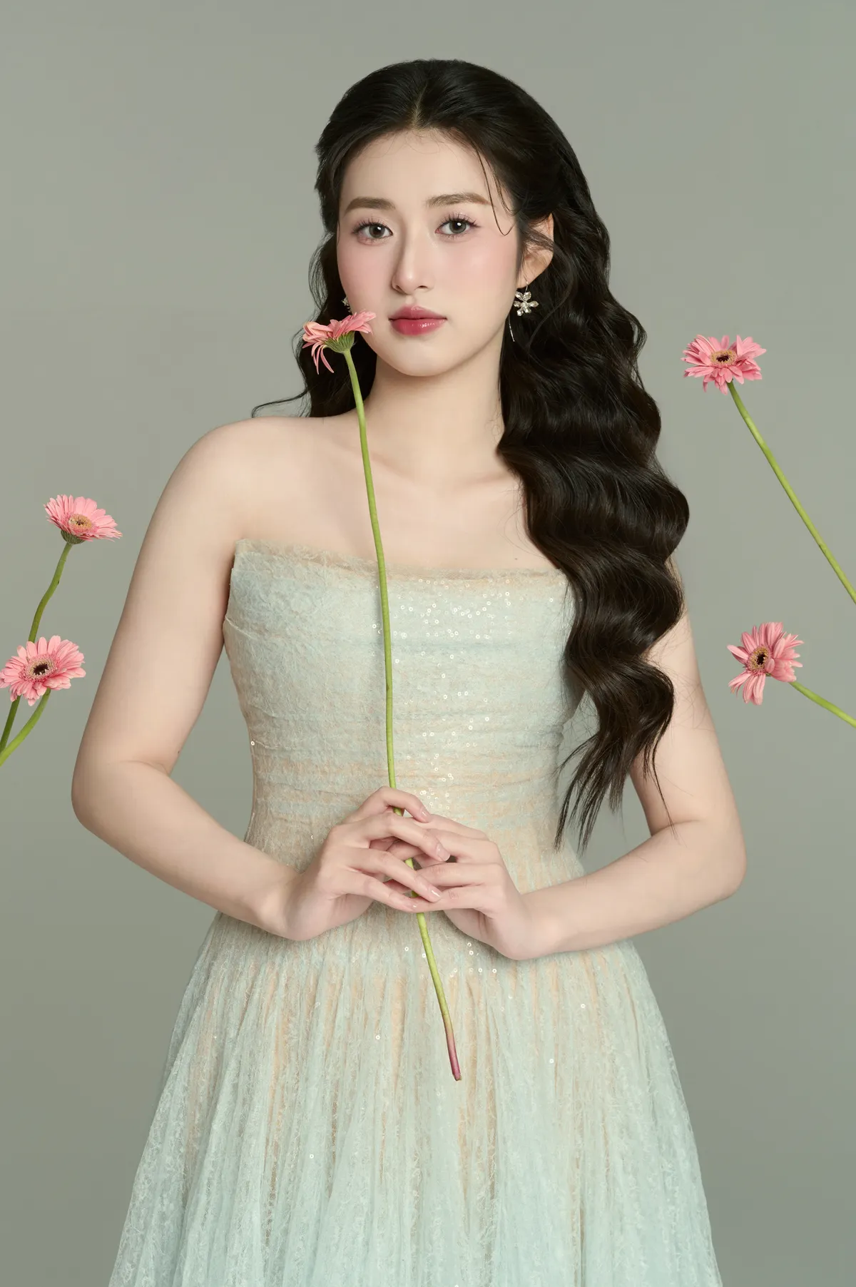 Người đẹp Hà Nội đặt mục tiêu tiến xa ở Miss Earth Vietnam 2025 - Ảnh 1.