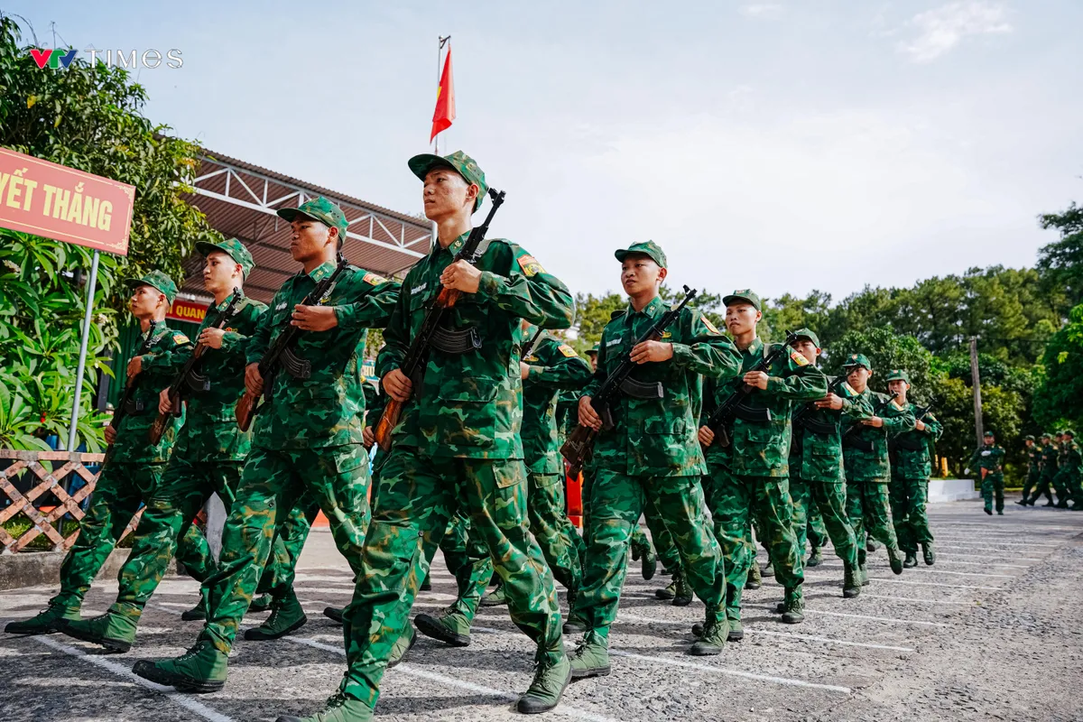 Quảng Bình: 180 chiến sĩ mới hoàn thành xuất sắc nhiệm vụ sau 3 tháng huấn luyện - Ảnh 9.