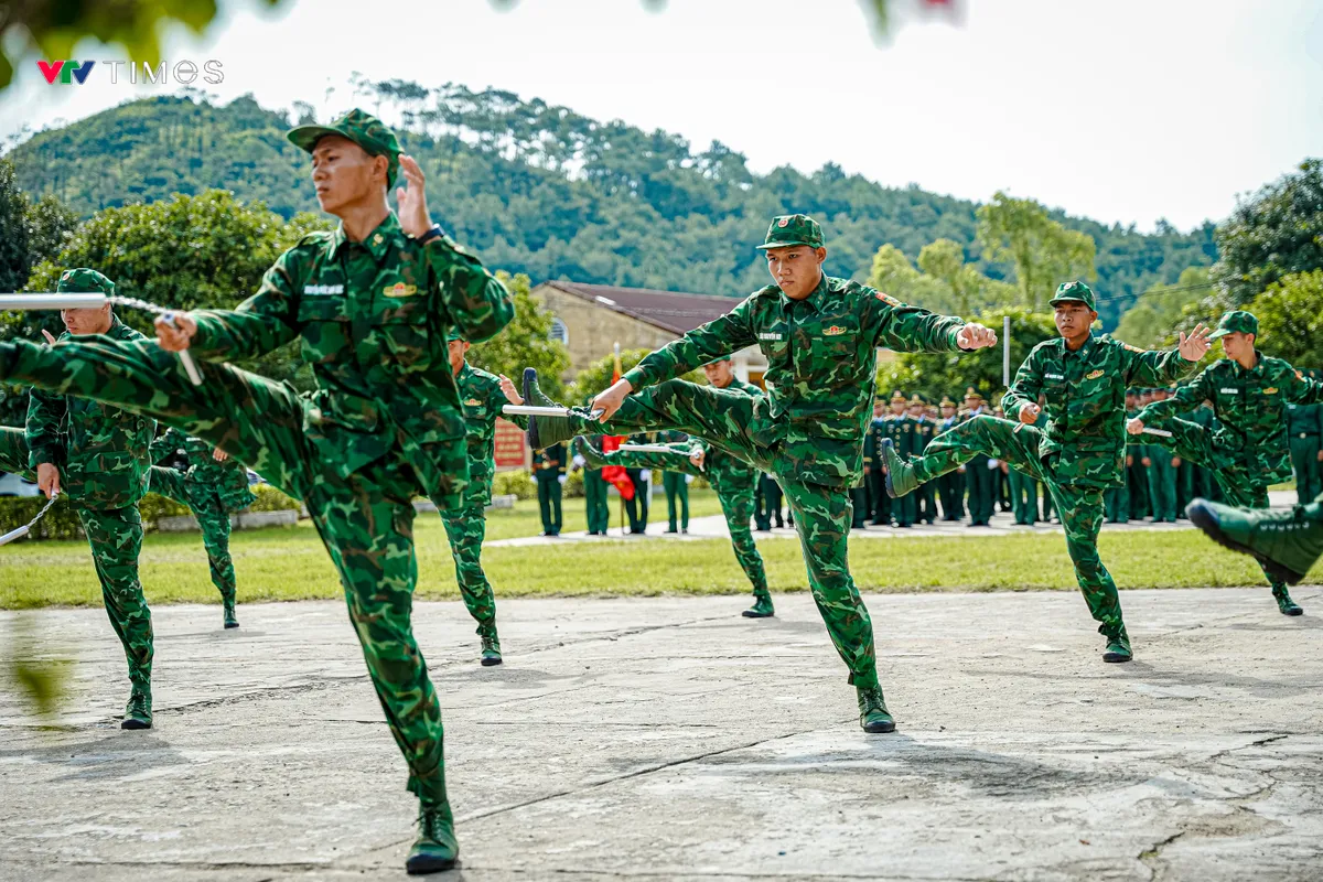 Quảng Bình: 180 chiến sĩ mới hoàn thành xuất sắc nhiệm vụ sau 3 tháng huấn luyện - Ảnh 8.