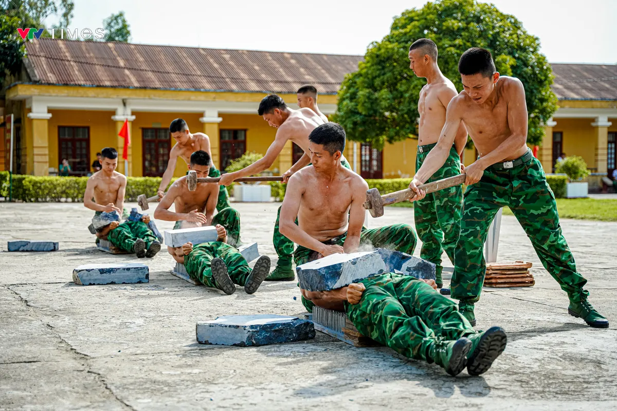 Quảng Bình: 180 chiến sĩ mới hoàn thành xuất sắc nhiệm vụ sau 3 tháng huấn luyện - Ảnh 3.
