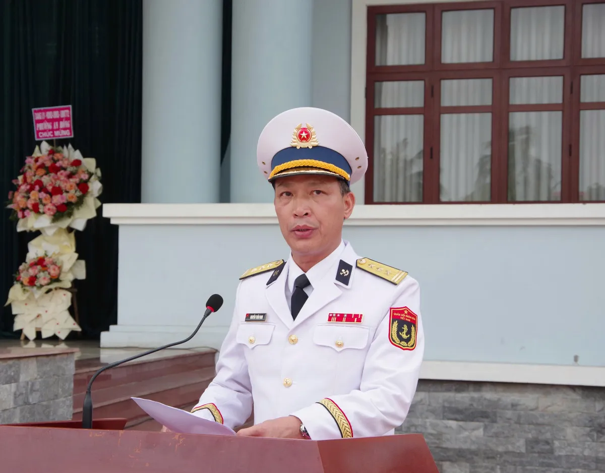 Chiến sĩ hải quân mới tuyên thệ dưới Quân kỳ Quyết thắng - Ảnh 14.
