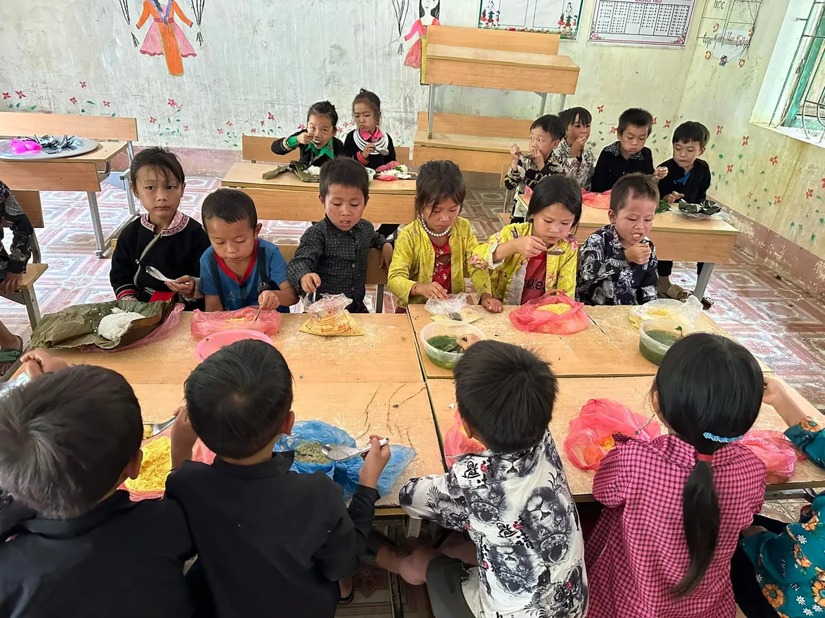 Nhạc sĩ 9X chấp bút nhiều ca khúc ý nghĩa cho các chương trình thiện nguyện của VTV - Ảnh 5.