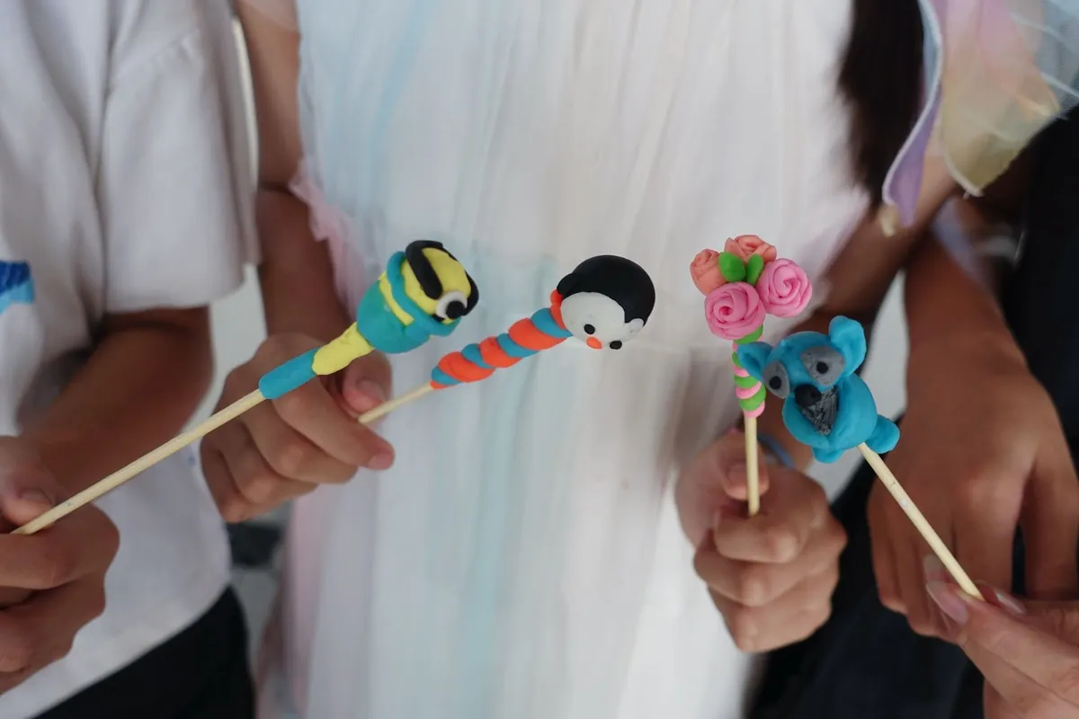 Người trẻ Hà Nội lan toả văn hoá Việt qua hoạt động nặn tò he - Ảnh 1. Người trẻ Hà Nội lan toả văn hoá Việt qua hoạt động nặn tò he - Ảnh 1.