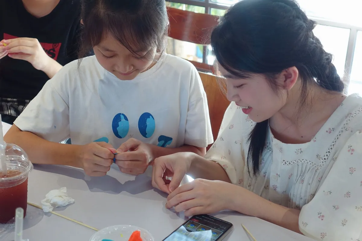 Người trẻ Hà Nội lan toả văn hoá Việt qua hoạt động nặn tò he - Ảnh 3. Người trẻ Hà Nội lan toả văn hoá Việt qua hoạt động nặn tò he - Ảnh 3.