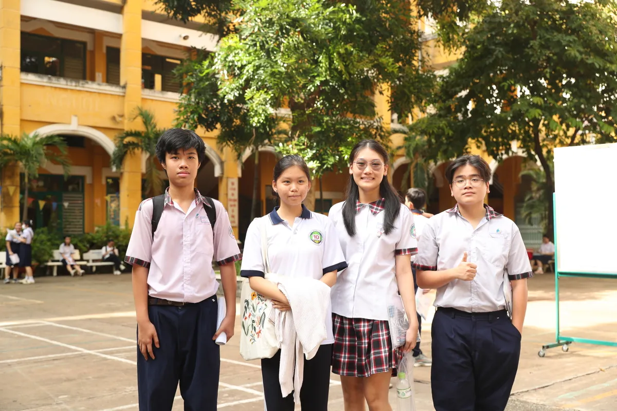 Thí sinh TP Hồ Chí Minh tự tin đạt điểm cao trước kỳ thi vào lớp 10 công lập - Ảnh 5.