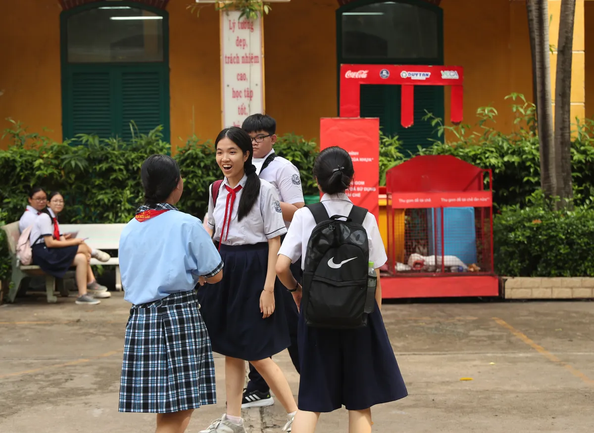 Thí sinh TP Hồ Chí Minh tự tin đạt điểm cao trước kỳ thi vào lớp 10 công lập - Ảnh 3.