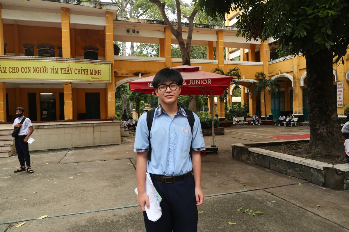 Thí sinh TP Hồ Chí Minh tự tin đạt điểm cao trước kỳ thi vào lớp 10 công lập - Ảnh 6.