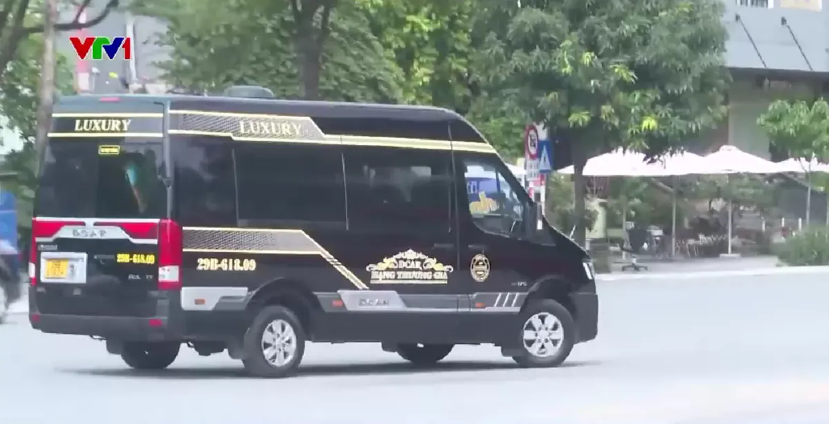 Xe dù bủa vây bến xe: Lỗ hổng trong quản lý vận tải hành khách - Ảnh 3.